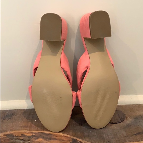 Expression Pink Suede Sandals - Brand New - size 8 - Picture 5 of 5